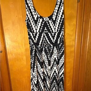 Black and White Zigzag Pattern Dress